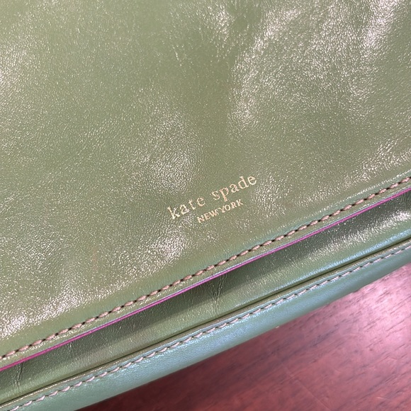 💚💕Kate Spade Wristlet/ Shoulder Bag (convertible)💚💕 - Picture 2 of 7